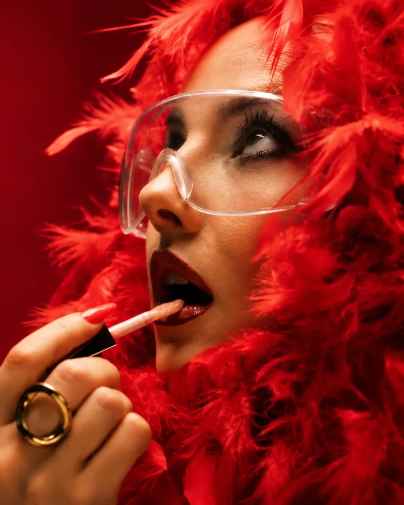 Maya Blandy transforma amor e frustração em funk-pop